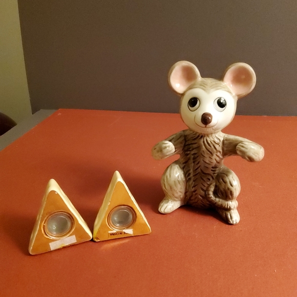 Vintage Ceramic Mouse Salt and Pepper Shakers - Picture 4 of 5